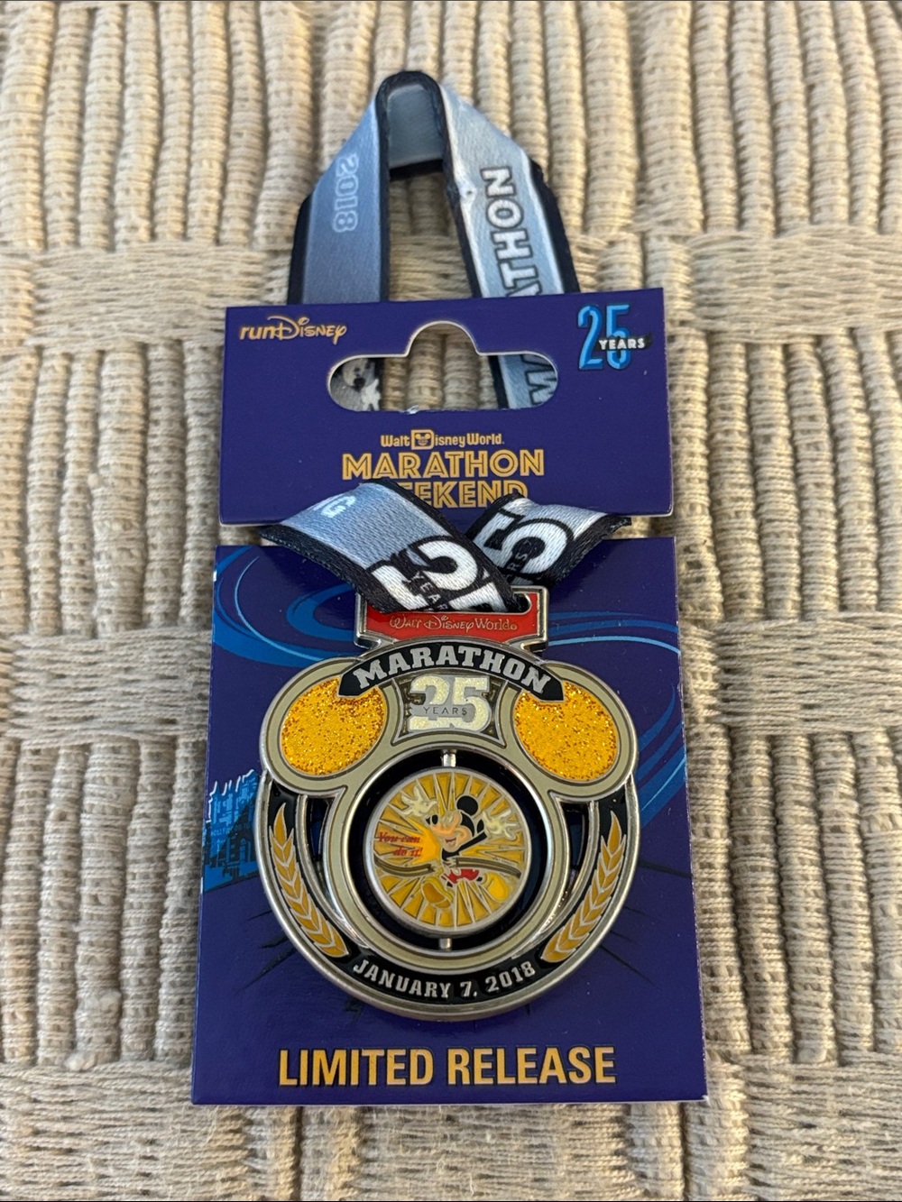 DISNEY 2018 25th Anniversary WDW Marathon Mickey Mouse Lanyard Medal Pin